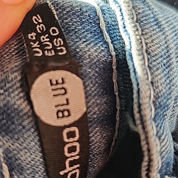 Boohoo Blues Size 0 Denim Overalls Distressed Capri Cropped Length - Picture 5 of 5